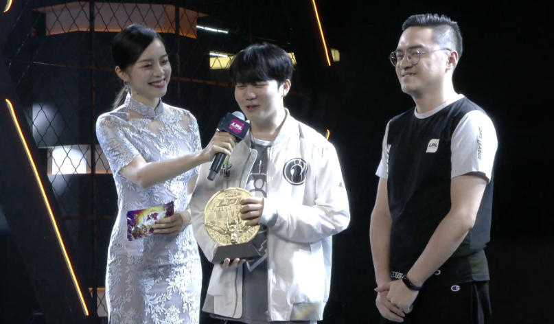Rookie迎来三赛季出色发挥，皇家马德里观众热烈欢呼！