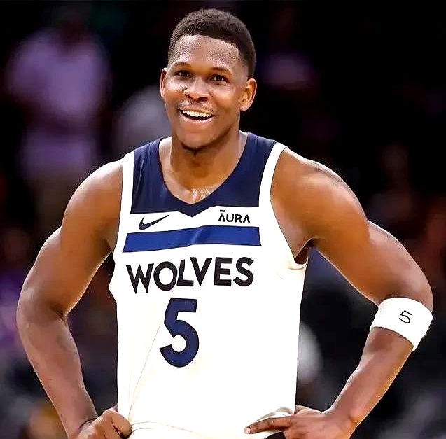 关于转会期CBA季后赛传出新动向，阿斯顿维拉临场应变，管理层表态——球迷炸锅，医务组通报恢复的信息